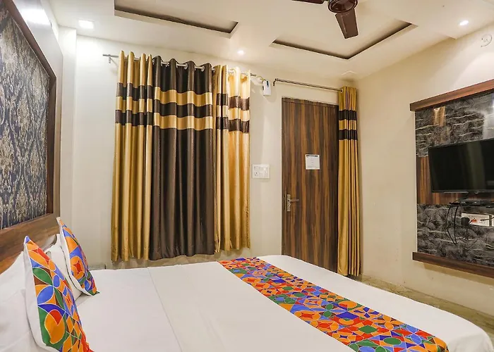 Fabhotel Shri Ram Kashi