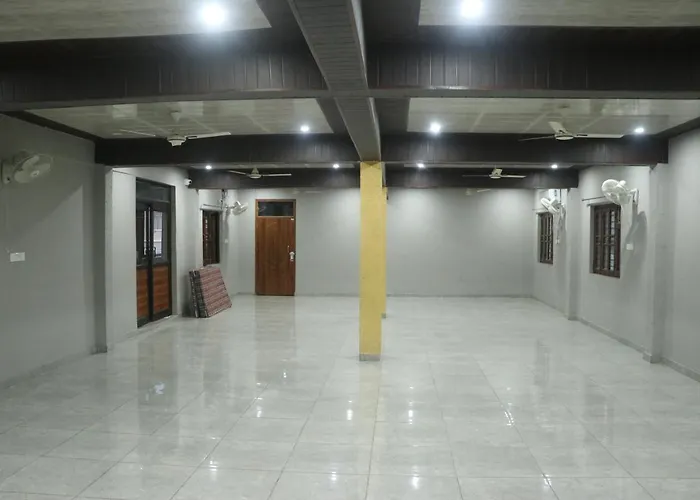 Hotel Crown Residency