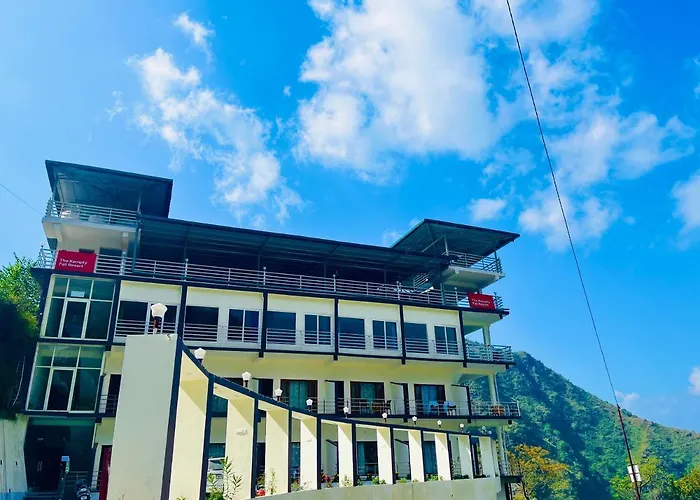 The Kempty Fall Resort, Mussoorie