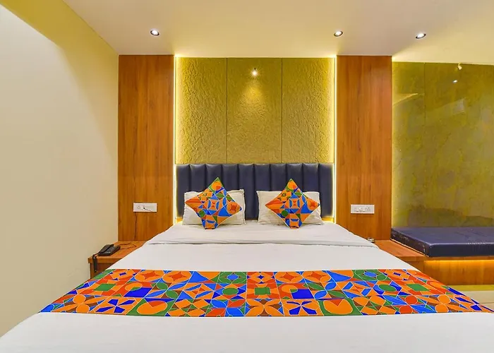 Fabhotel Udhna Inn, Near Udhna Junction