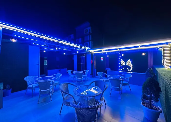 Townhouse 1255 Hotel Blue Orchid Zirakpur