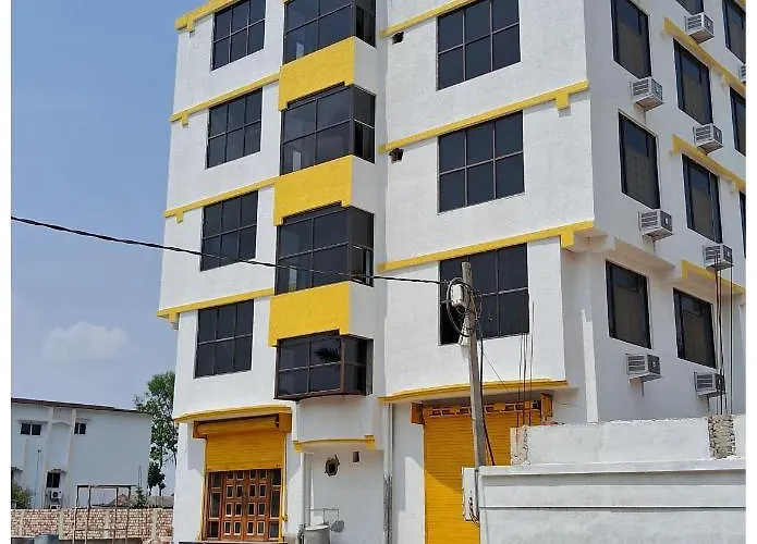 Hotel Gridhakuta International