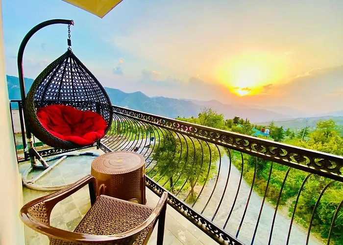 Staynest Mashobra With Balcony- A Peacefull Stay