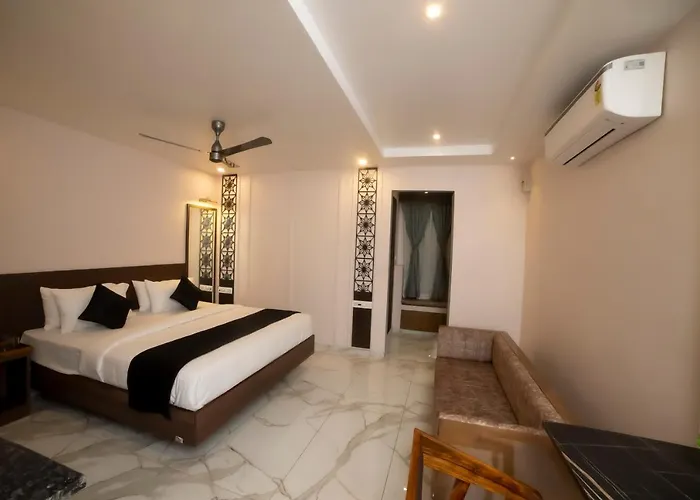 Murali Krishna Apart Hotel