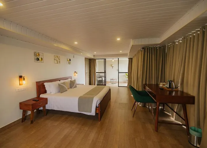 Misty Courtyard Resort