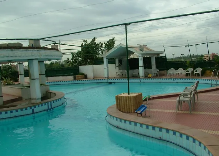 Vip'S Club Hotel Raipur 