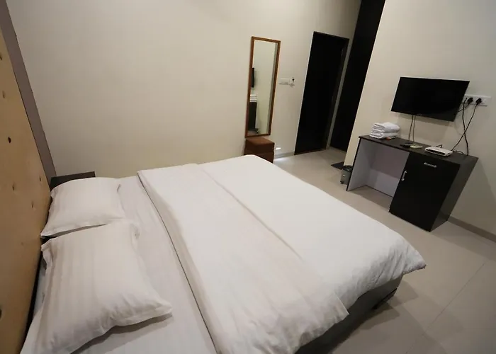 Hotel Ravi Residency