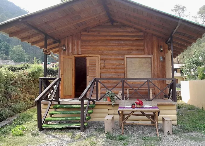 Whistling Thrush Chalet