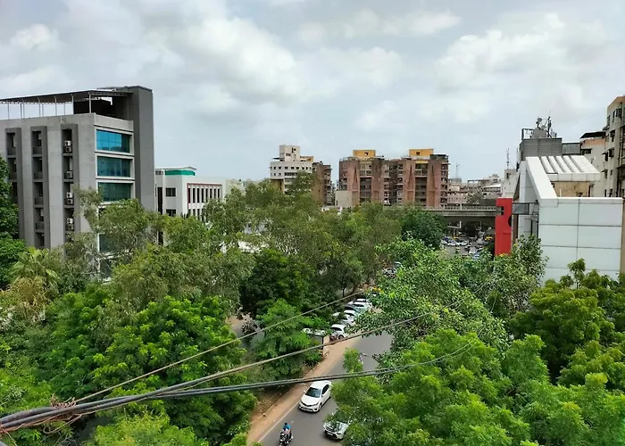 Hotel Divya Palace