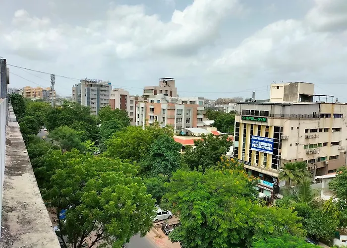 Hotel Divya Palace