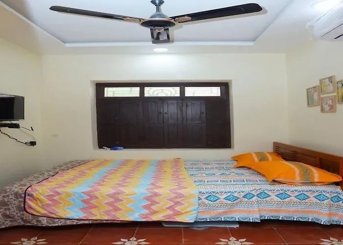 Heritage Room With 1 Bed/1 Bath In A Residential Neighborhood.