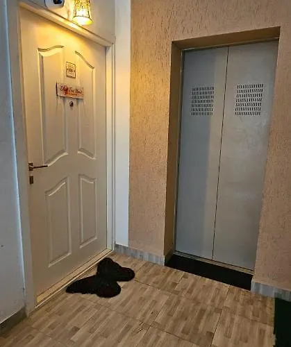 Lausdeo1 Self Checkin 2Bhk Ac Corner Flat Top Floor