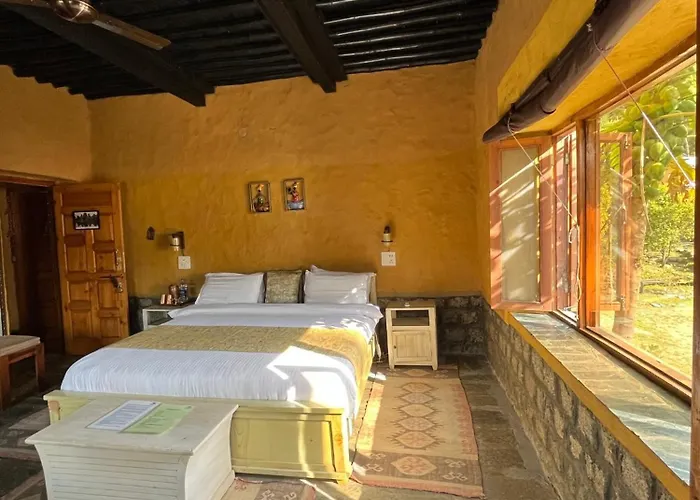 Prakriti Aalay - Riverside Mountain View Boutique Eco Resort
