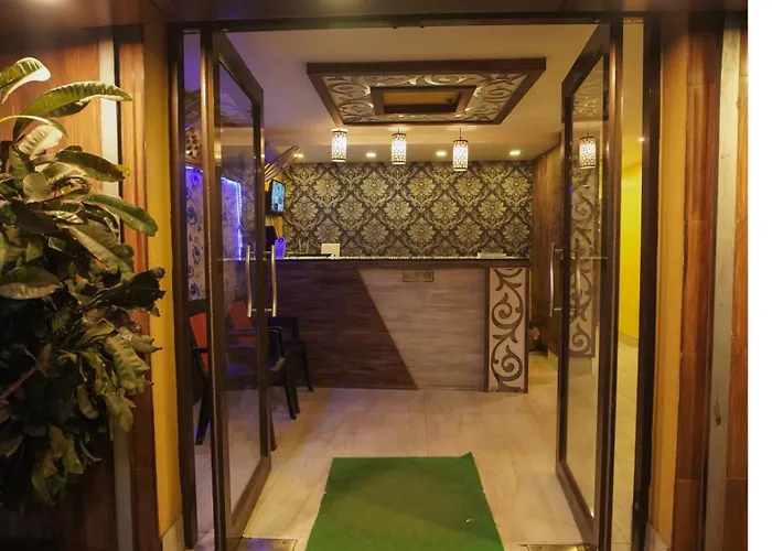 Hotel Shantinivas ! 2 Min From Tarapith Temple !