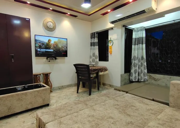 Cozy Furnished Apartment One Block From The Ocean