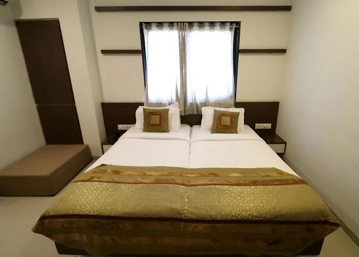 Hotel Girnar