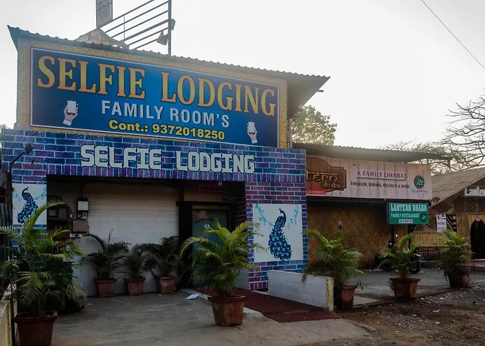 Oyo 37530 Selfie Dhaba