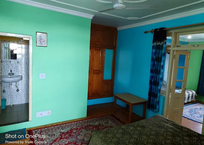 Jagatram Niwas Guesthouse Dharamkot