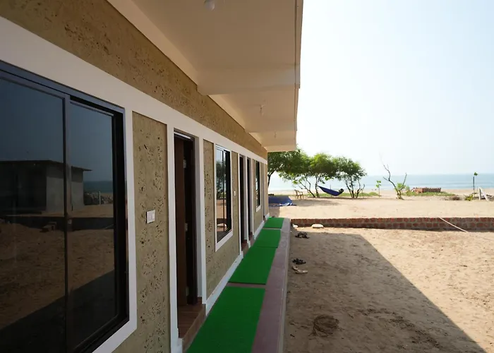Borrbo Beach Hostel Gokarna