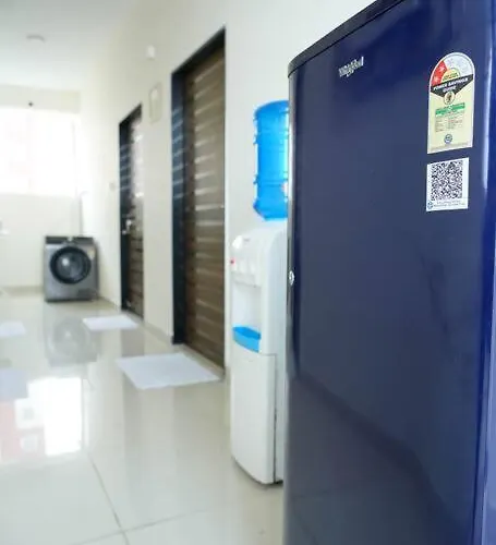 Ac Queen Room Near Wipro Circle Gachibowli