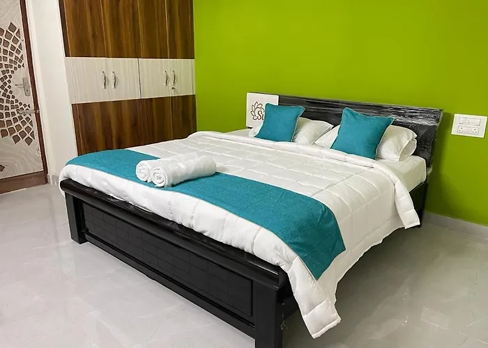 Sun Home Stays - Spacious Rooms - New Property - Pleasant Location