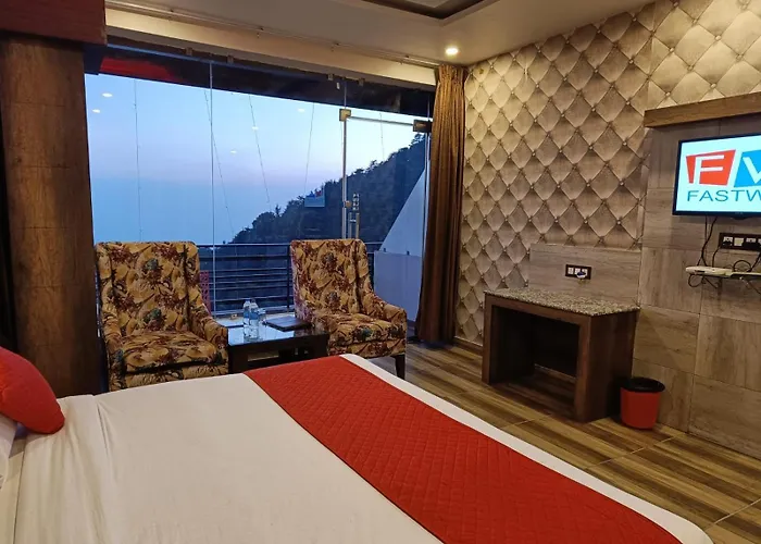 King Castle Mcleodganj-Centrally Heated And Air Cooled- Near Mall Road - Free Parking