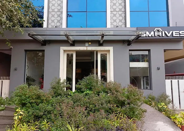 Sm Hives Business Hotel