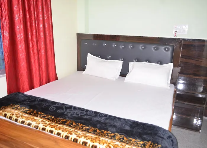 Hotel Av Priya