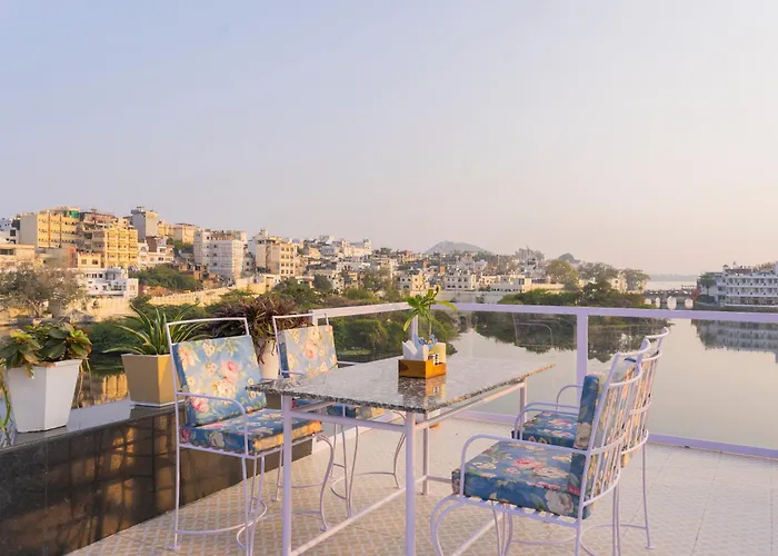 Natural Lake View Hotel