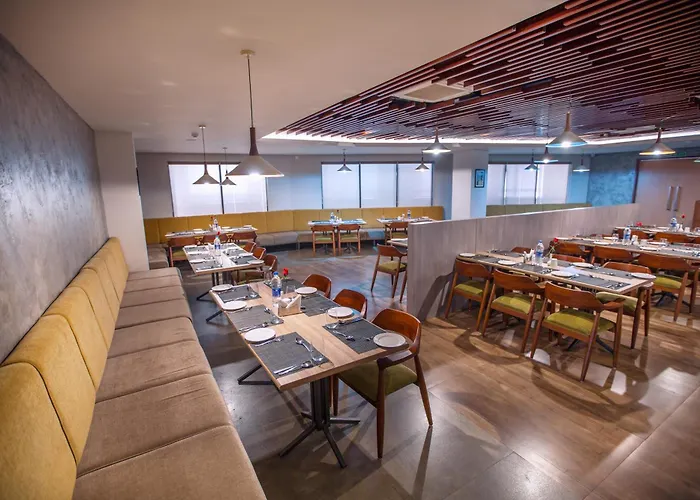 Raj Riveria Hotel