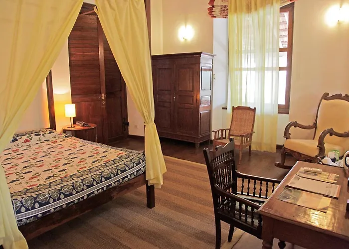 Neemrana'S - Bungalow On The Beach