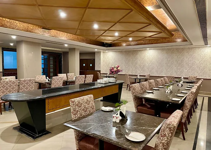 Ritz Plaza