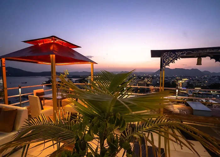 The Lake View Hotel- On Lake Pichola