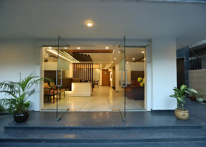 Hotel Keshav Residency - Medicity Gurugram, Near Medanta Hospital, Pure Vegetarian