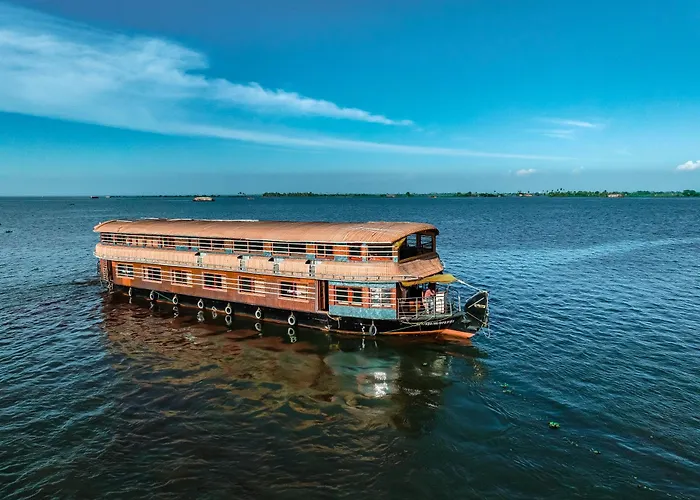 Venice Premium Houseboats Alleppey