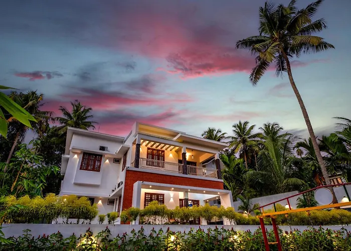 The Vogue - Luxury Private Pool Villa , Athirappilly