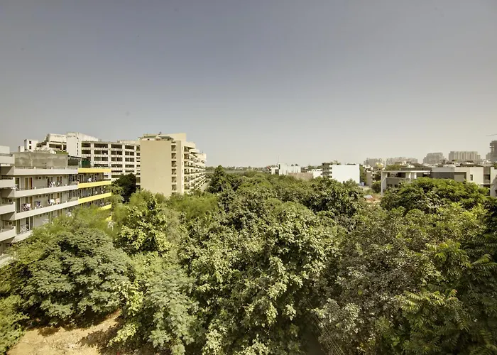 Saltstayz Select - Galleria Market & Golf Course Road