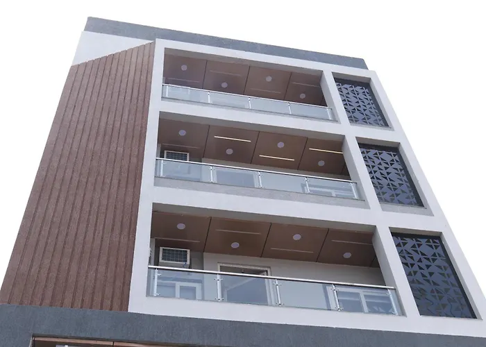 Hotel Adhiraj Inn
