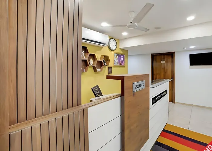 Leo Hotel
