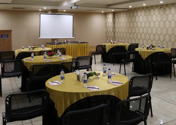 Grand Kailash Hotel