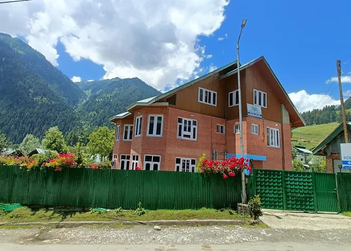 Kolahoi Heights Guest House