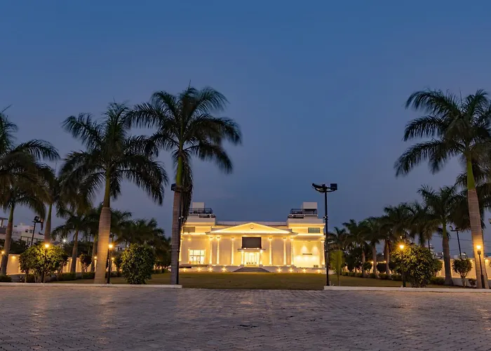 The Grand Monarch Hotel, Ujjain