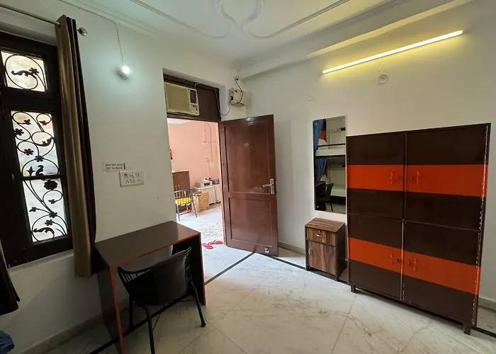 Live Free Hostel Rishikesh