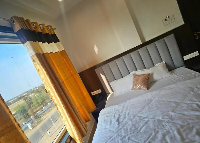 The Pinak Hotel And Restaurant