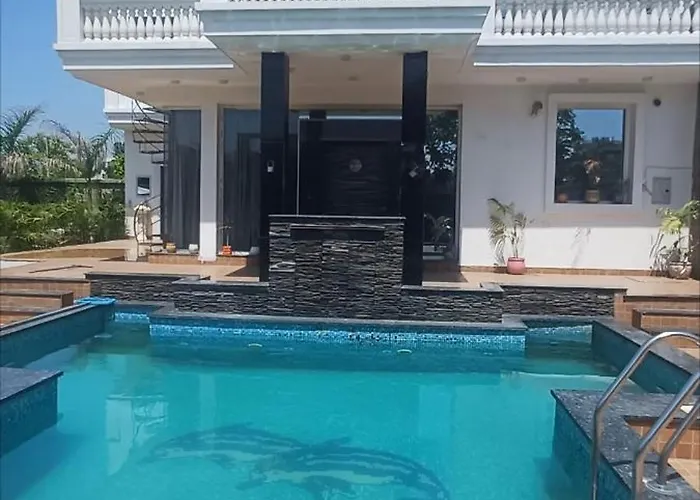 Greystone Villa, Swiming Pool , Bbq , Big Garden, Pool Table, Party Speaker, Bathtub, Kitchen, 15Mins To Golden Temple
