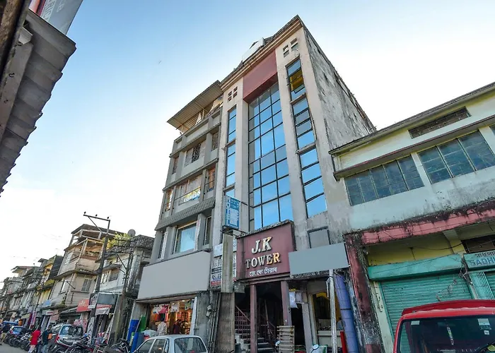 Oyo Flagship 71156 Hotel Jaybee'S