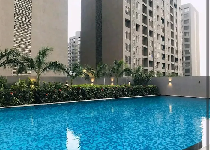 Vhhs Studio Apartment ,Surat Airport