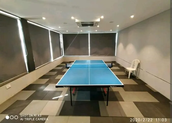 Vhhs Studio Apartment ,Surat Airport