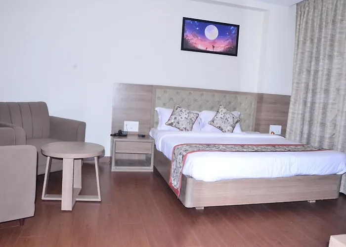 Hotel Nand Residency