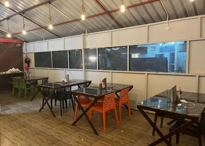 Goroomgo Morning Moon Bhimtal Near Ramleela Ground - Comfortable Stay With Family